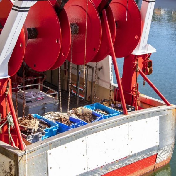 enrouleurs hydrauliques sur un bateau de peche a lorient par hydrofluid technologies